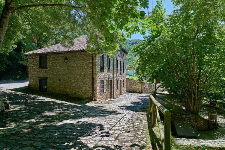 Hotel Rural La Tahona De Besnes Arenas De Cabrales Exterior photo